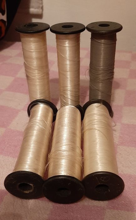 Нитки для шитья, иглы для швейной машинки, эмаль провода.