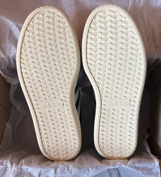 Adidas Barreda ОРИГИНАЛНИ дамски маратонки - 38,5/24,5см