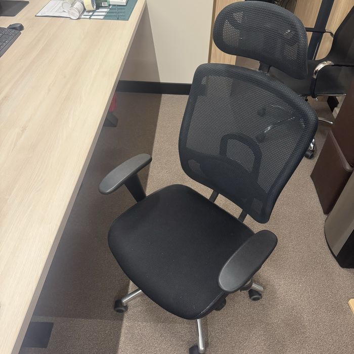 Ергономичен офис стол