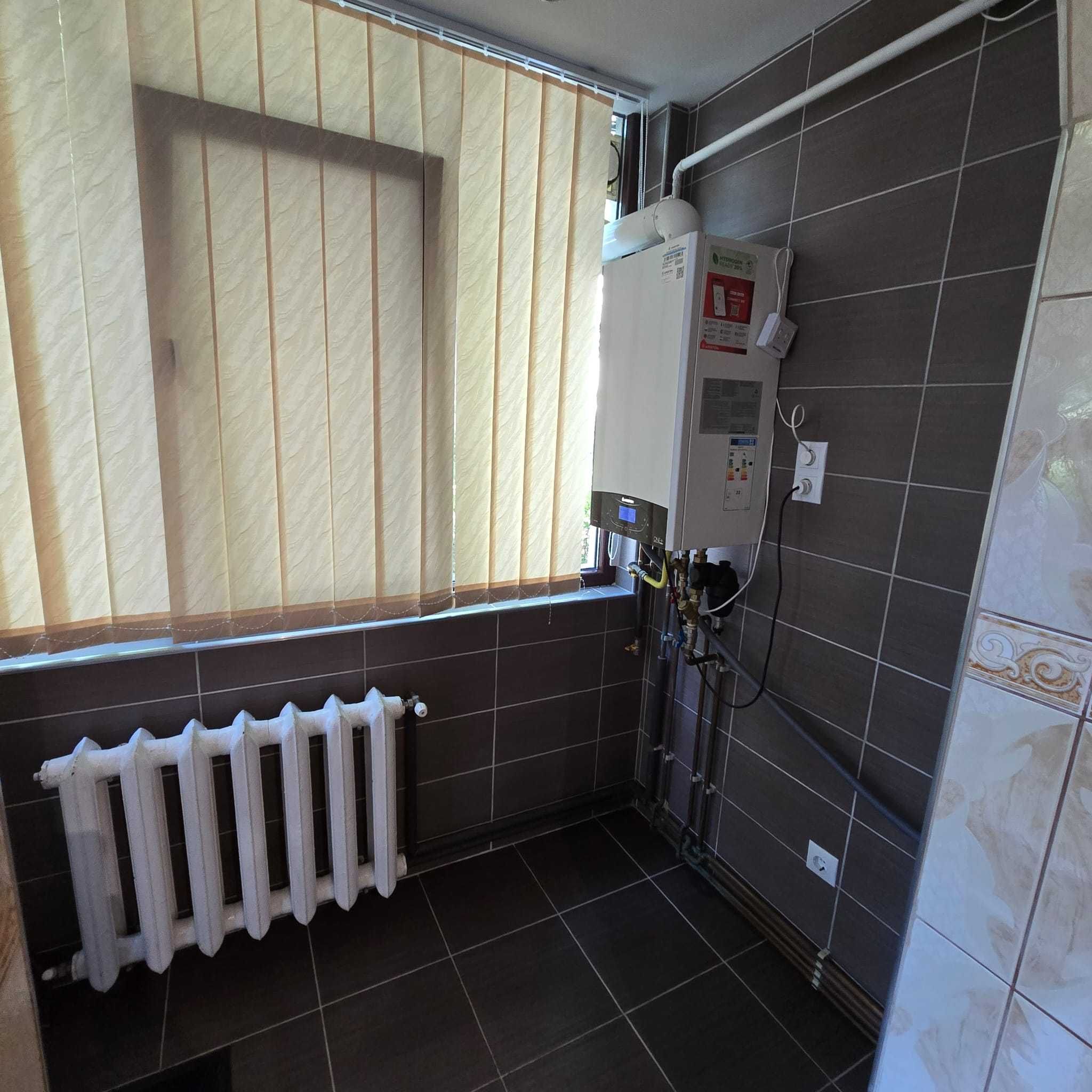 2 camere decomandat  -  balcon intabulat  -  gradina -- dacia-  50 mp
