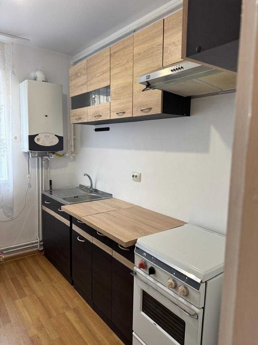 Apartament 4 camere semidecomandat, ultracentral în Deva