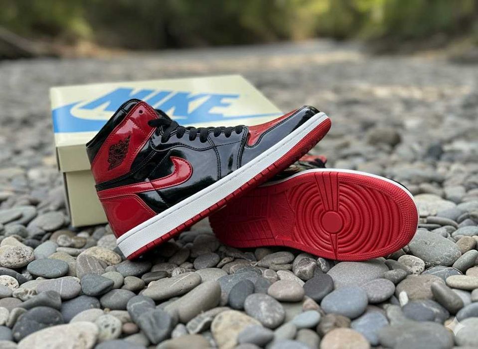 JORDAN 1 High Patent Bred
