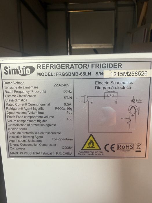 Mini frigider aproape nou