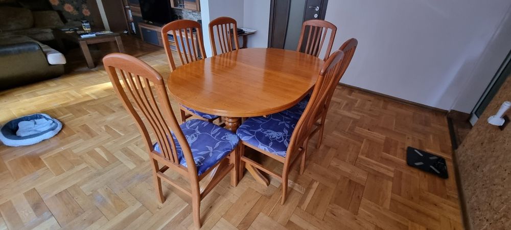 Трапезна маса със шест стола