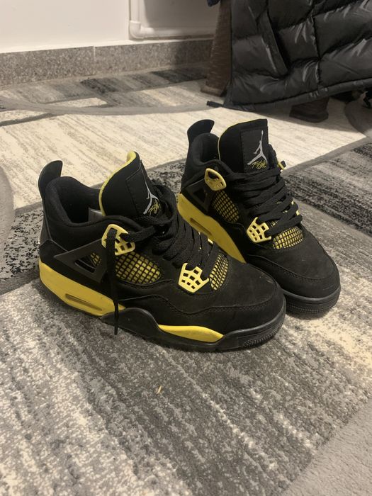 Jordan 4 yellow thunder