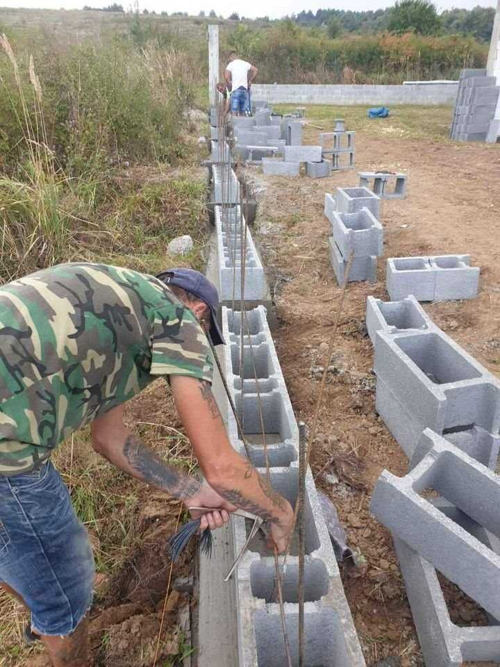 Garduri din placi de beton, sipca metalica, jaluzele, tabla