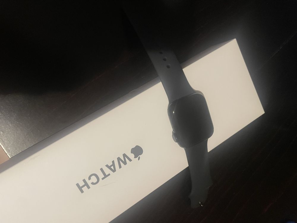 Apple Watch SE2 перфектно състояние