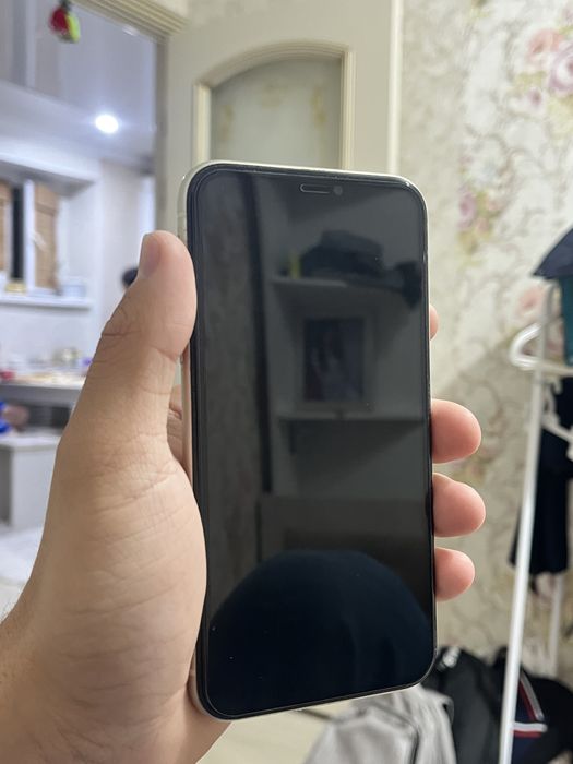 Продам iPhone 11