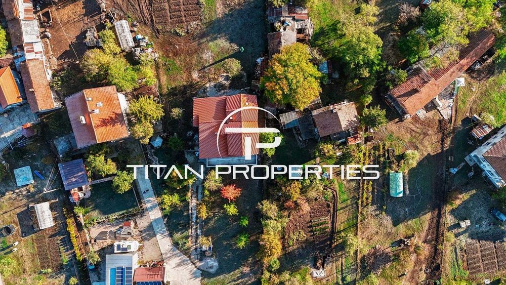 Продава се Къща в с. Алдомировци, Област София-област - 360 кв.м за 695 €/кв.м - Снимка #1