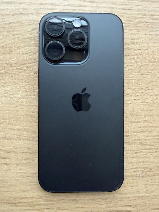 Iphone 16 pro 256gb black titanium в гаранция
