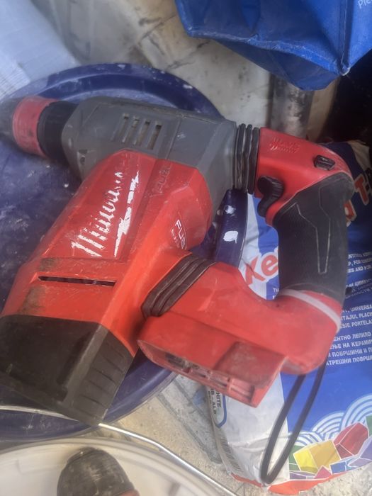 Milwaukee Bormasina cu percutie