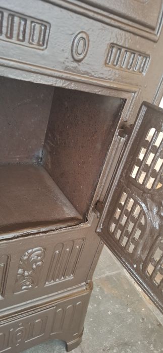 Soba din fonta vintage.