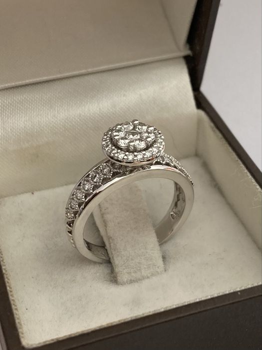 Inel aur alb cu diamante 0.65ct