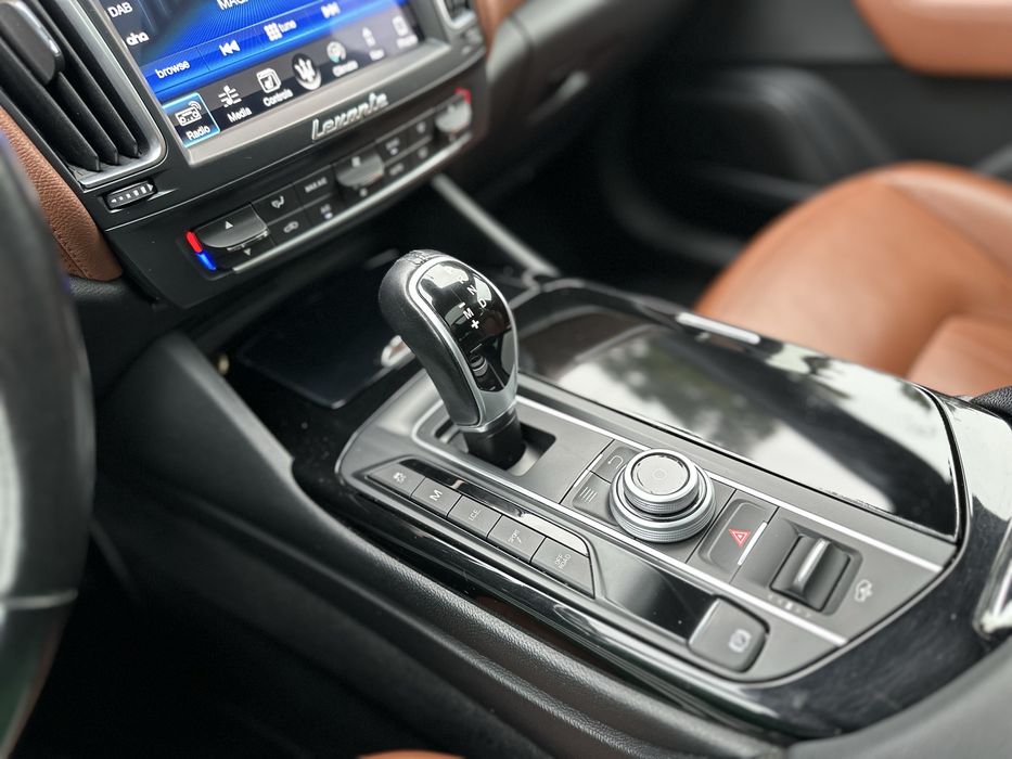 Maserati Levante 2018 3.0d 275cp 4x4 SQ/Panorama/PerneAer/360”/Keyles!