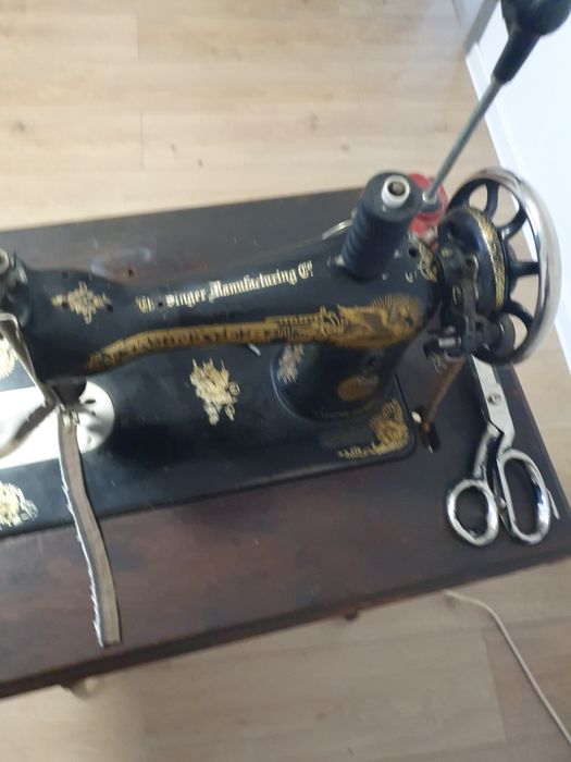 Masina de cusut Singer veche Y2404146