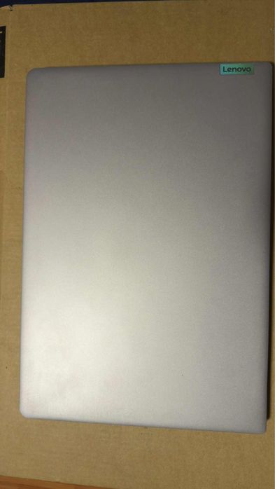 Vând/ Schinb Laptop Lenovo IdeaPad 3 17IAU7 8 GB RAM 512 GB memorie