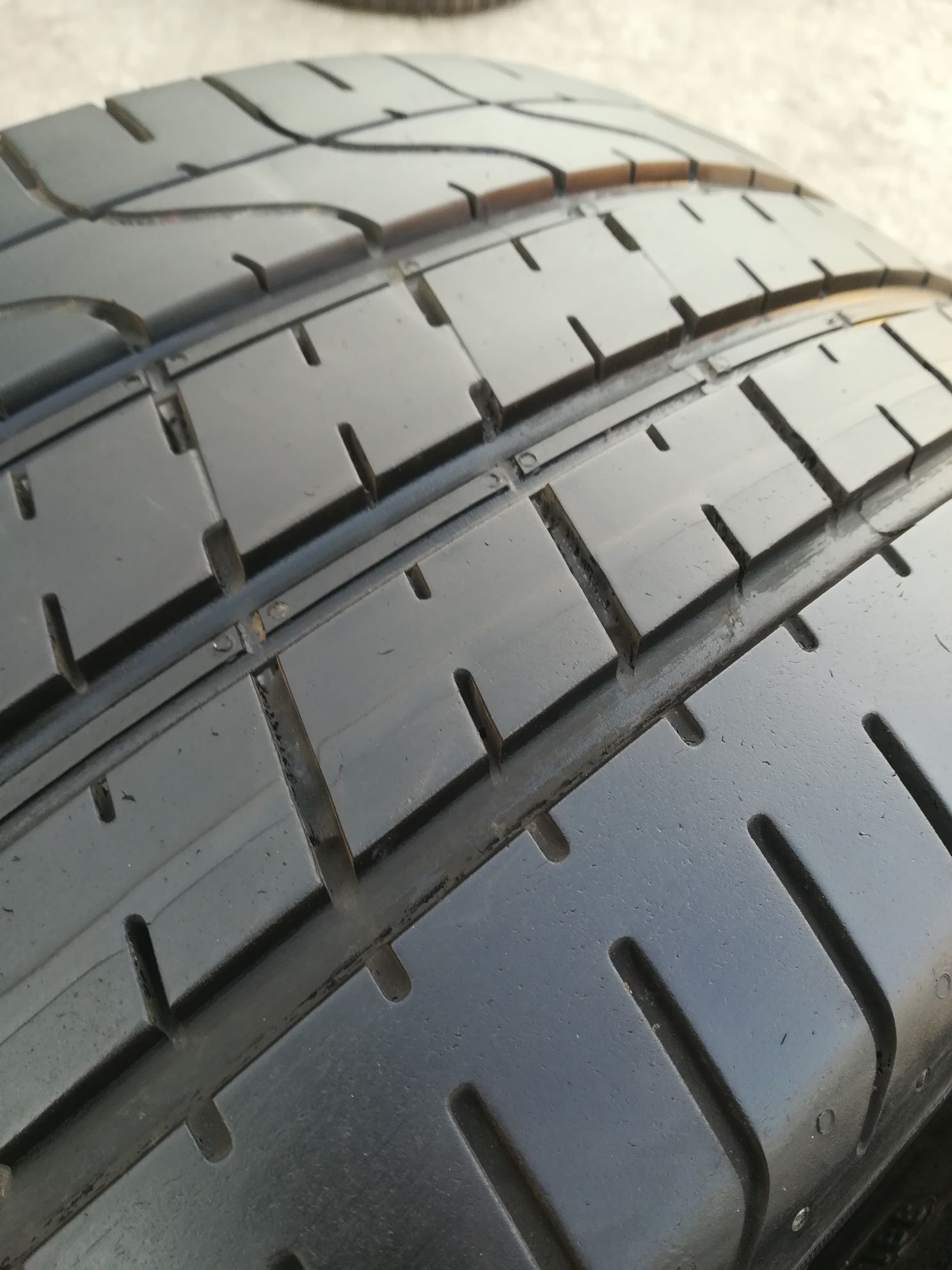 Pirelli P Zero 4бр. 255/40/21 дот3815