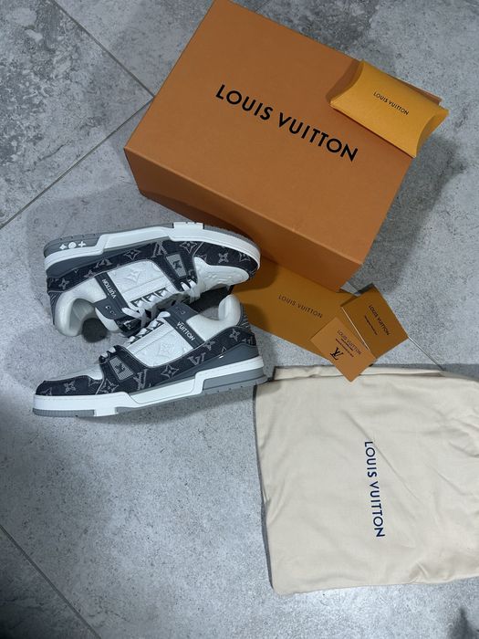 Louis Vuitton Trainer White and Grey
