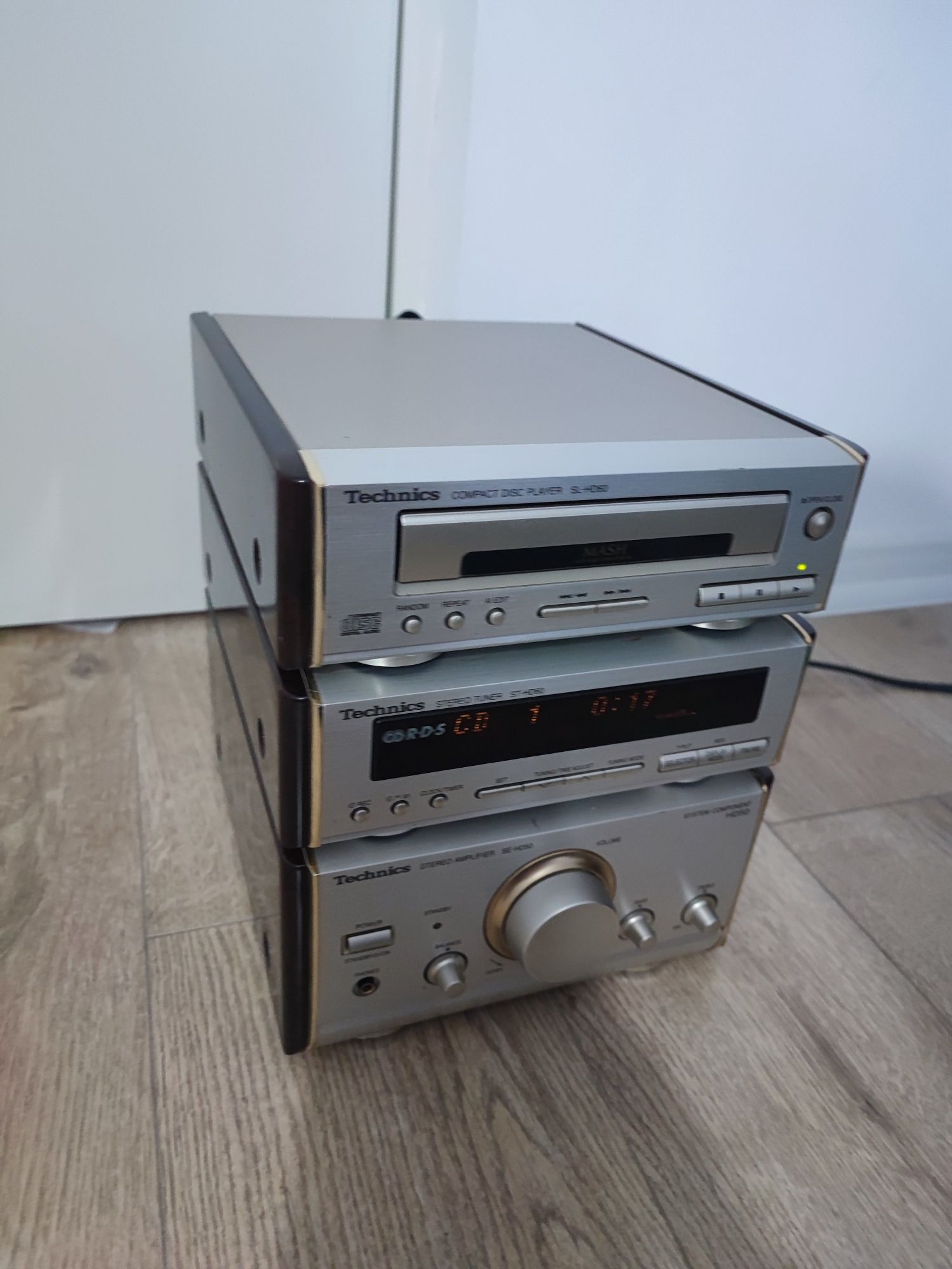 Mini sistem Technics amplificator SE HD50 tuner ST HD60 si cd SL HD60