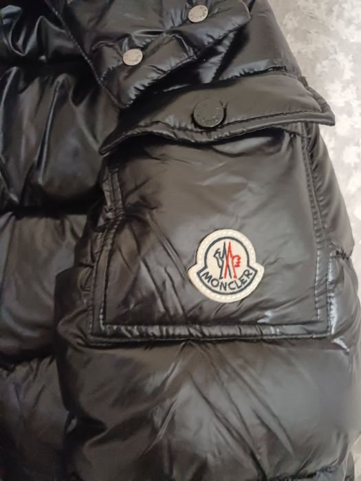 Продам куртку moncler