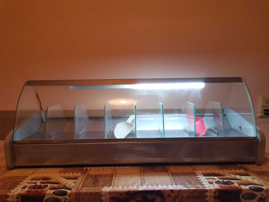 Топла витрина за ядки