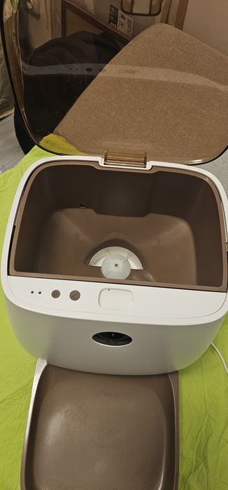 Hrănitor automat pentru câini si pisici cu VIDEO WIFI