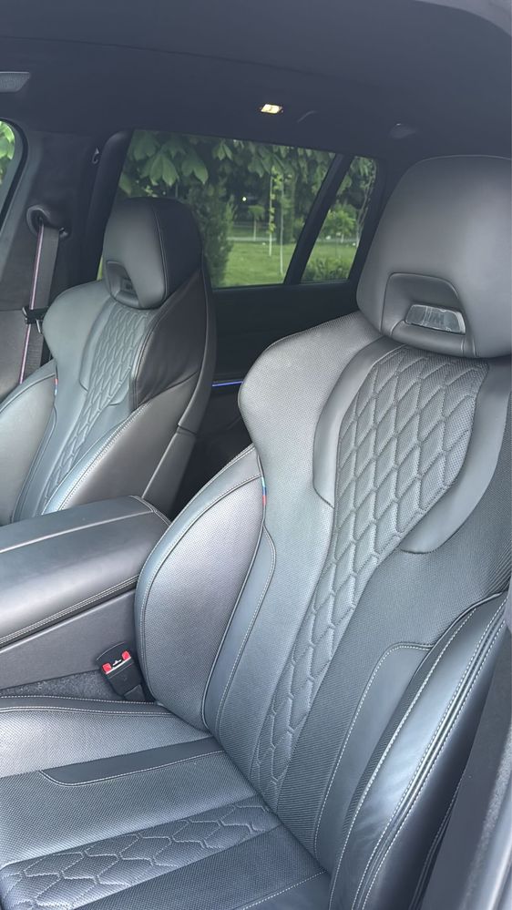 Продаётся BMW X7 M60