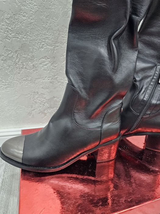 Продам новые женские осенние сапоги