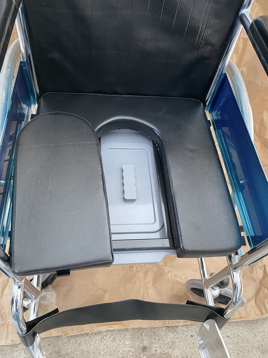 Fotoliu rulant/ carucior/ scaun cu rotile ortopedic cu olita