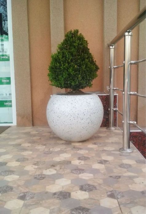 Мраморный вазон – стильное украшение для сада и дома Вазоны