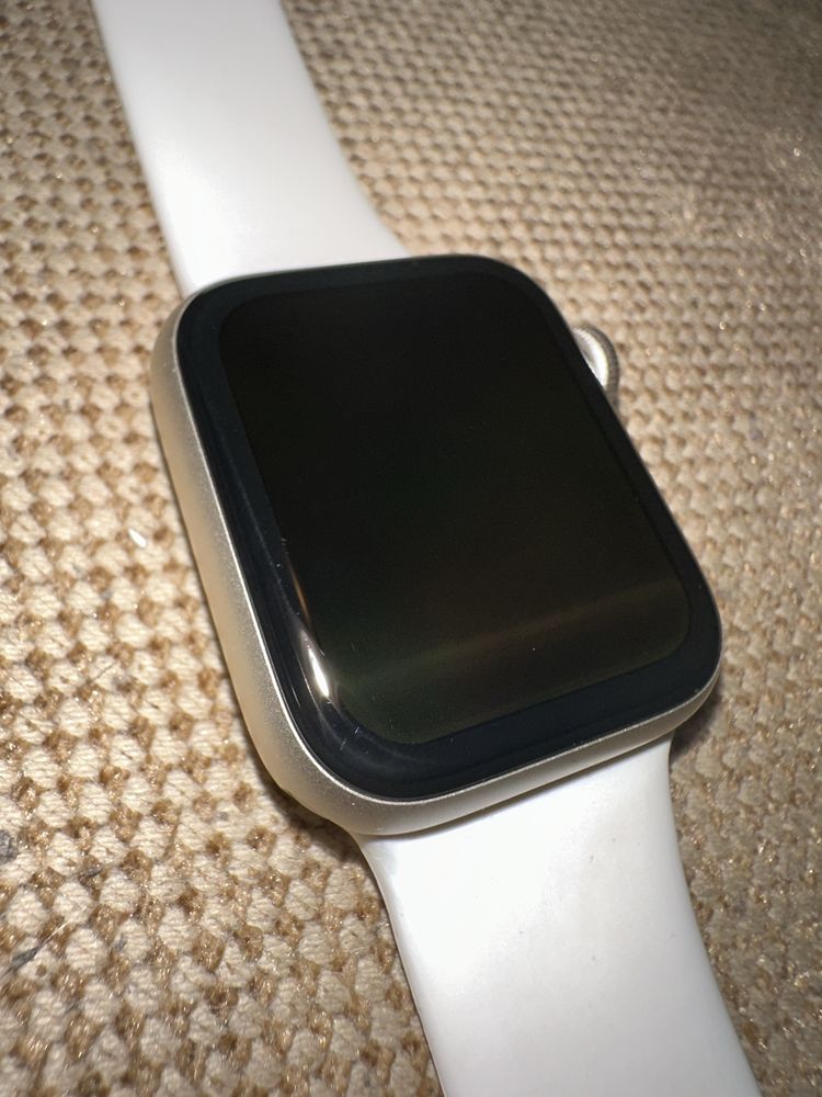 Apple Watch SE 2 (2-ро поколение) – 40 мм, като нов