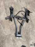 Suport de 2 biciclete mari pe carlig Thule 970