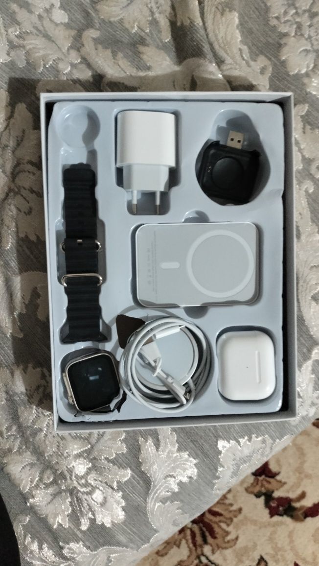 Продаю набор от Apple.
