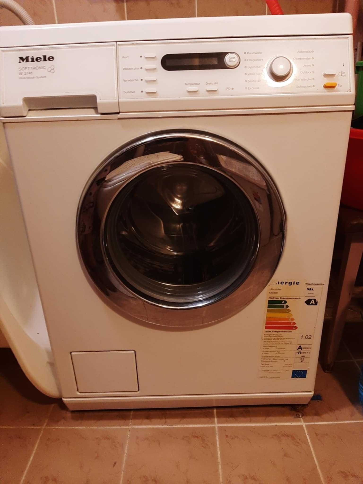 Продавам пералня Miele, пчелна пита 6кг. 390лв. гр. Панагюрище!