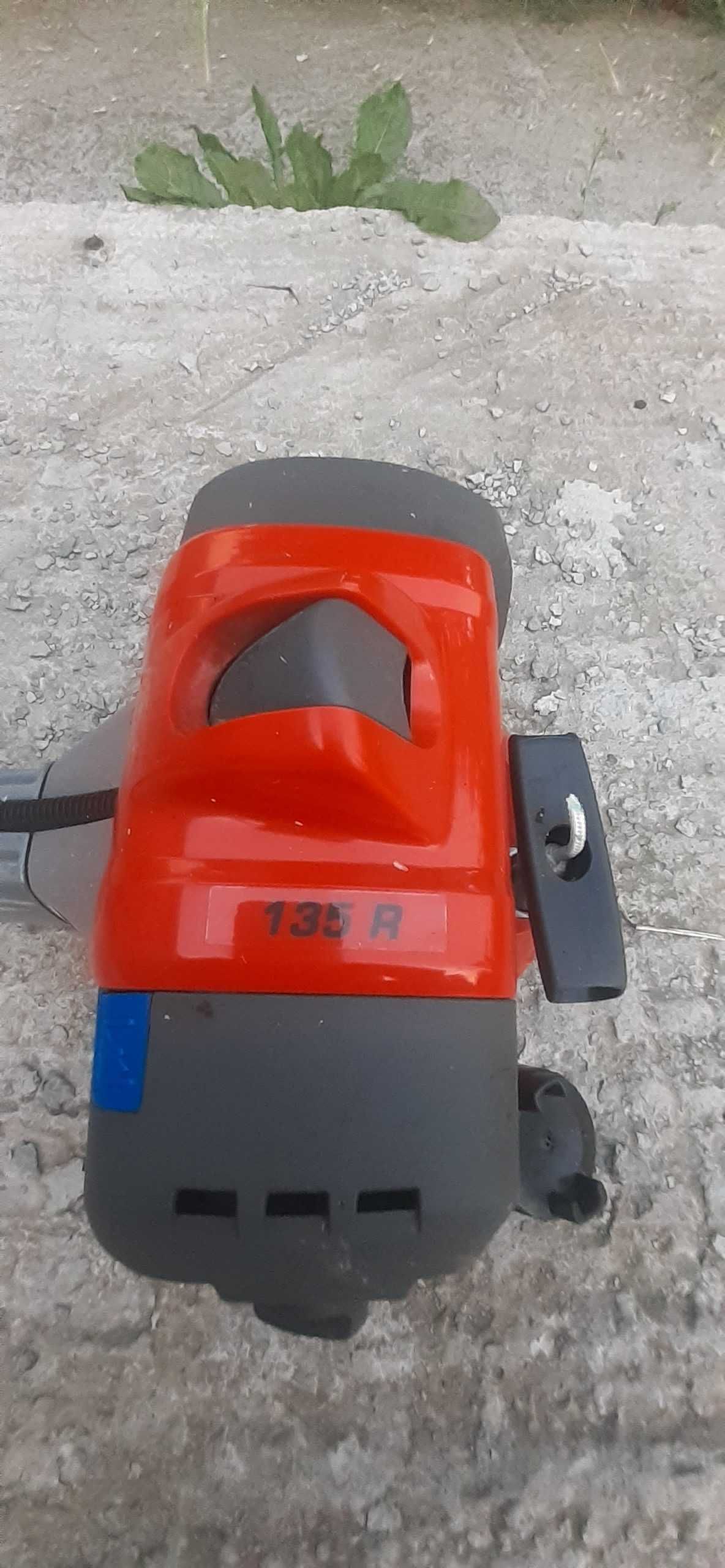 Motocoasa Husqvarna 135 R