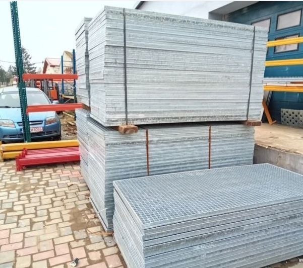 Vindem grătare zincată orice dimensiune trepte orice dimensiune doreșt