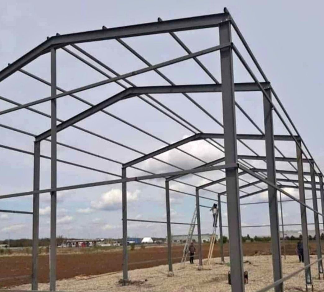 Vand Hale, structuri metalice, ferme.
Se confectioneaza pe orice dimen