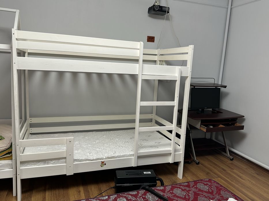 Продам двухярусную кровать