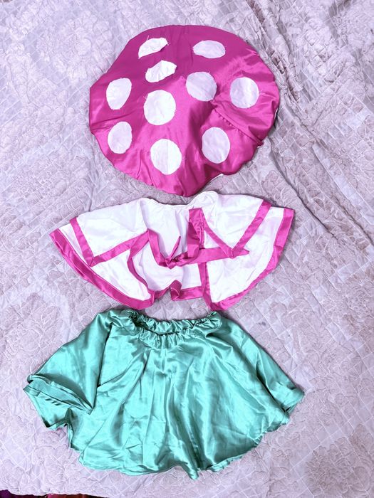 Новогодние костюмы,куртки продам