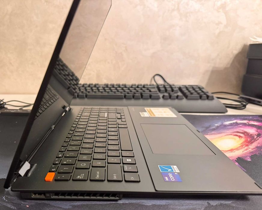 Laptop 2-în-1 ASUS Flip OLED 3.2K 120Hz, Procesor i9, Touchscreen