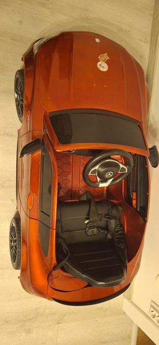 Mercedes vișiniu  AMG  GT    cu telecomanda