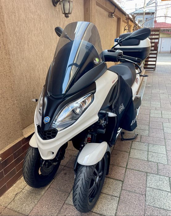 Piaggio MP3 300 HPE Sport - L5e categoria B
