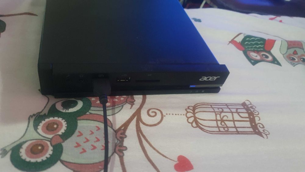 Mini - PC Acer cu placa video dedicata
