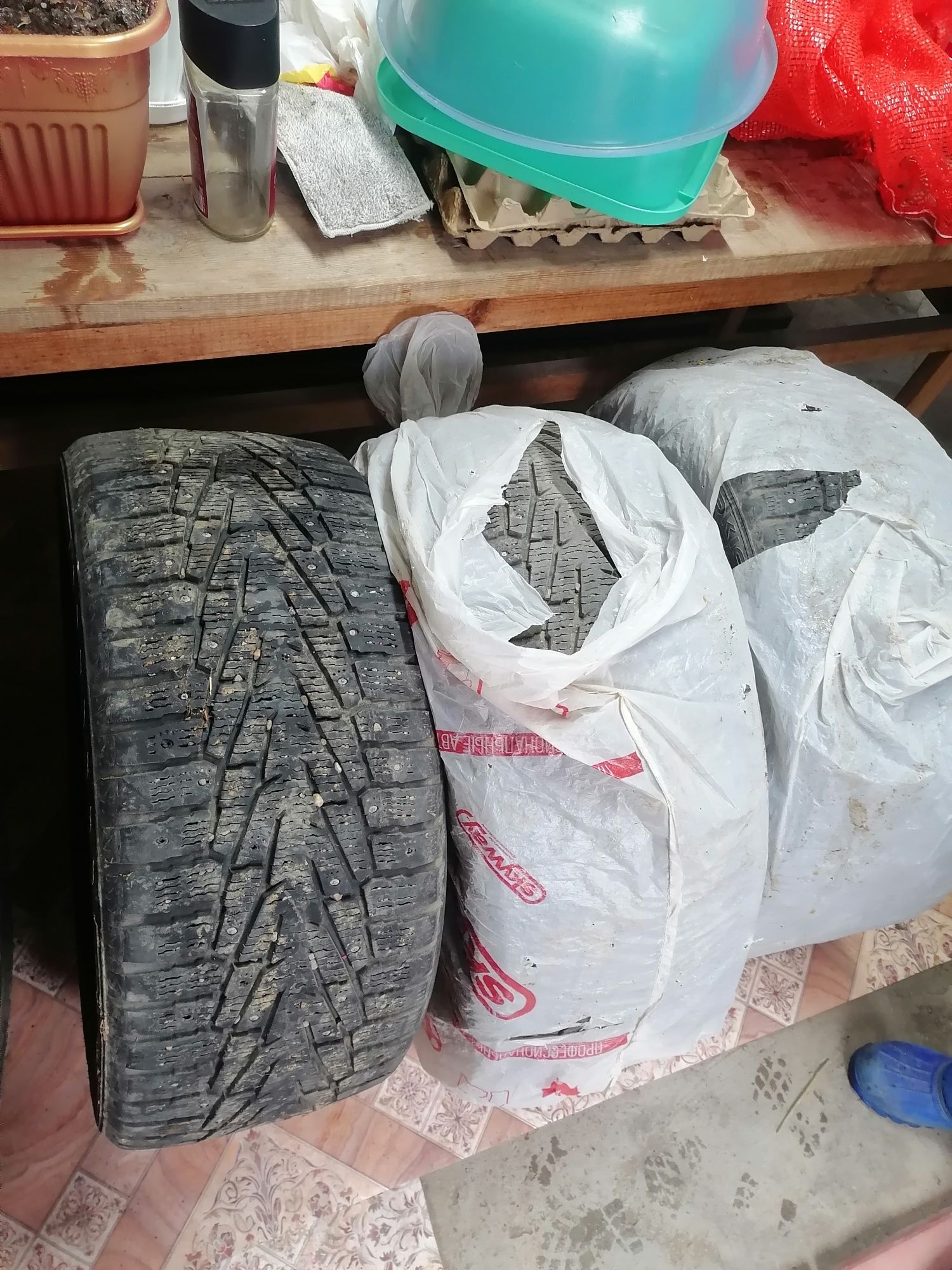 Nokian 275на40 r20