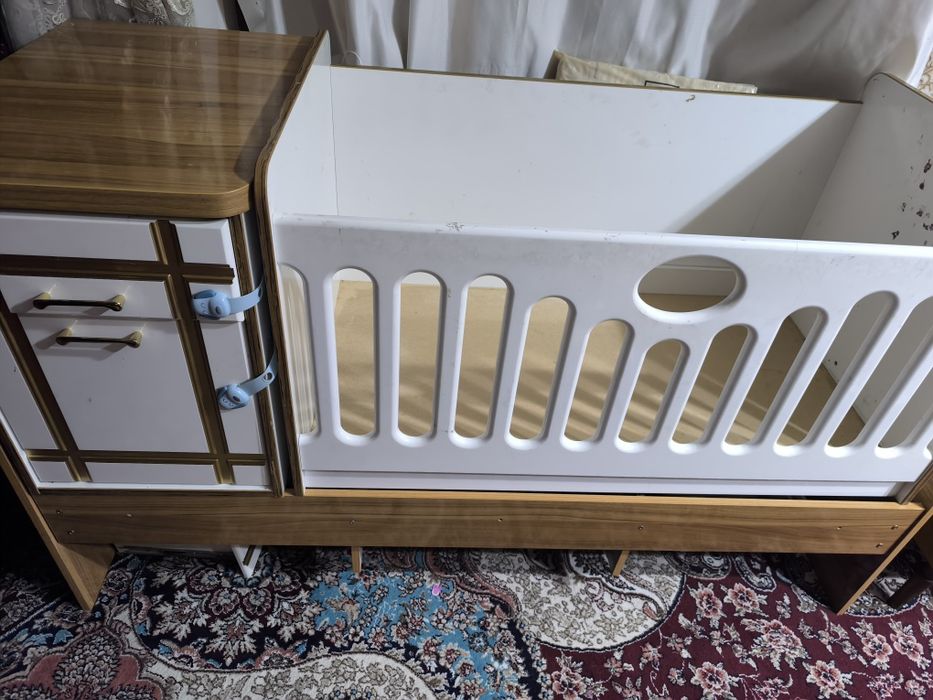 Detskiy kravat sotiladi srochniy