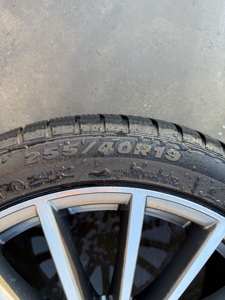 Джанти 5x112 R19 за Audi a4/a5/a6/a7/a8/Q5 с гуми 255/40R19