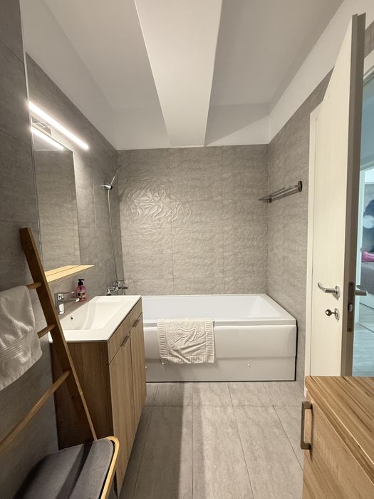 Apartament 2 camere, decomandat, spațios, vedere lacul Morii