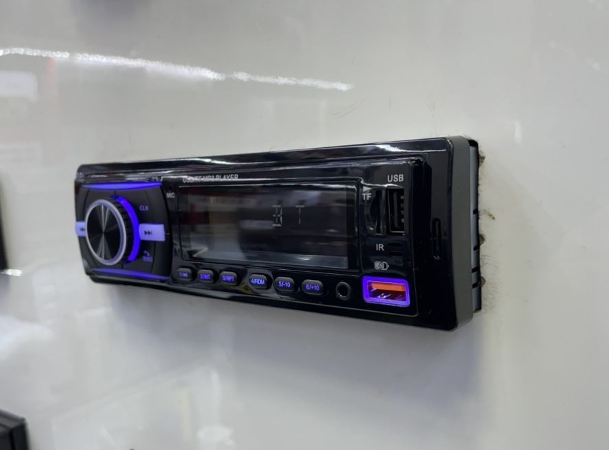 Pioneer magnitafon yangi blutus fleshka usb aux radio ovozi zor 63