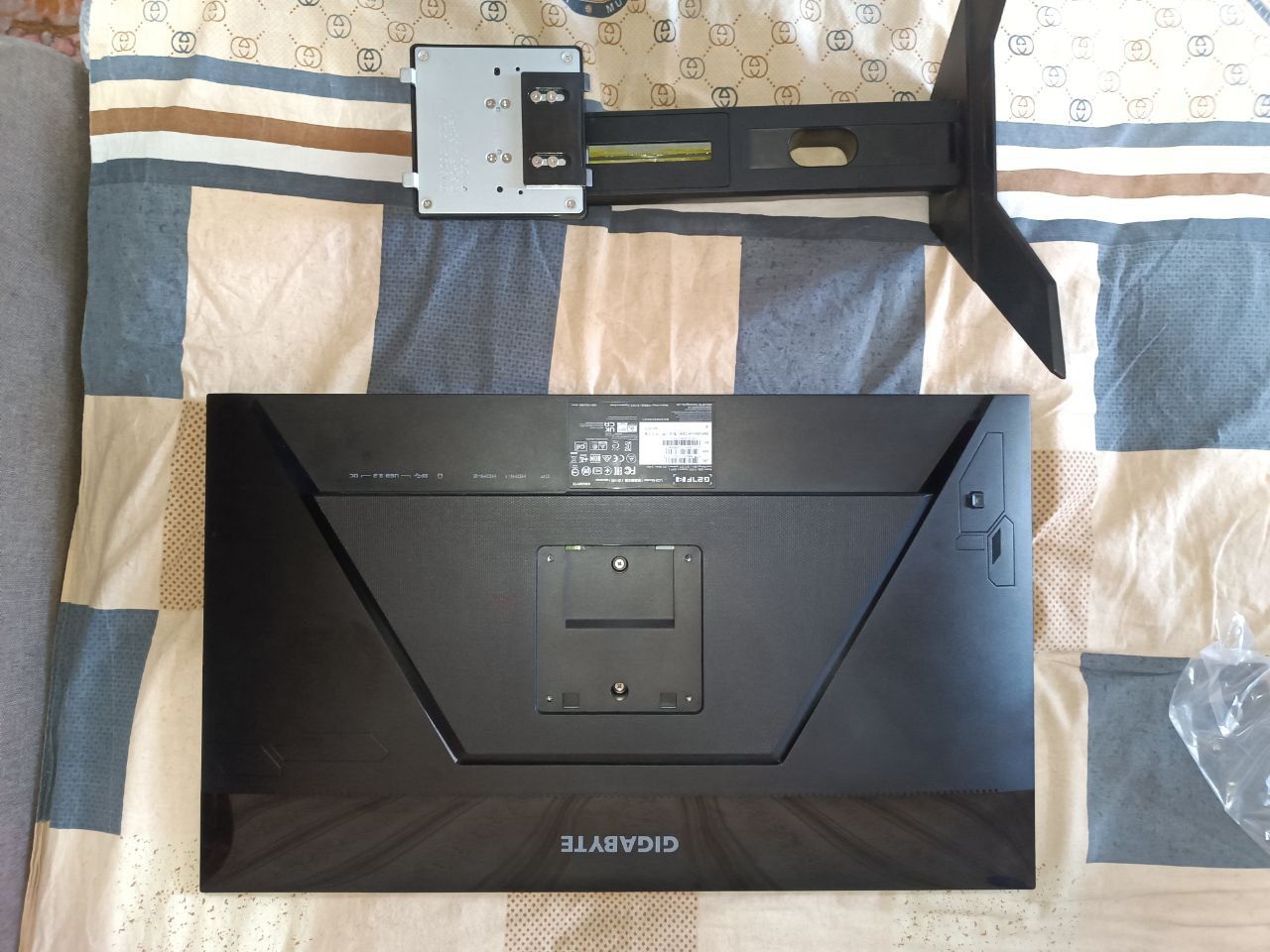 Gigabyte G27 f2 27дюйм