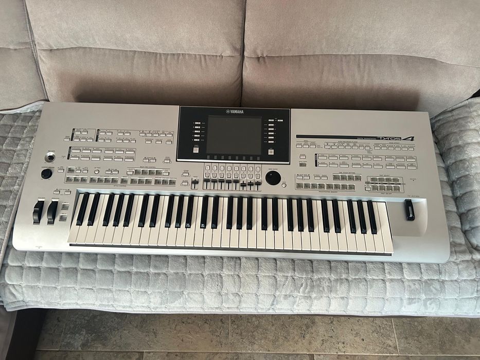 Orga yamaha tyros 4